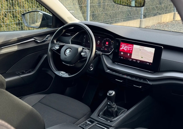 Skoda Octavia cena 69900 przebieg: 165000, rok produkcji 2020 z Jędrzejów małe 781